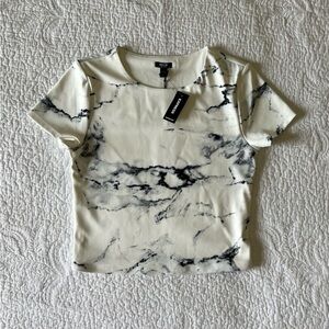 NWT - Express - ‘Body Contour T-Shirt’ - Medium